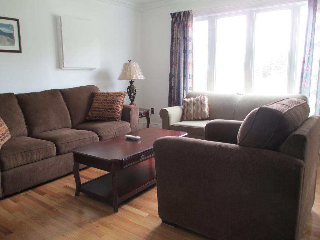 Comerford'S Ocean View Suites Holyrood Quarto foto
