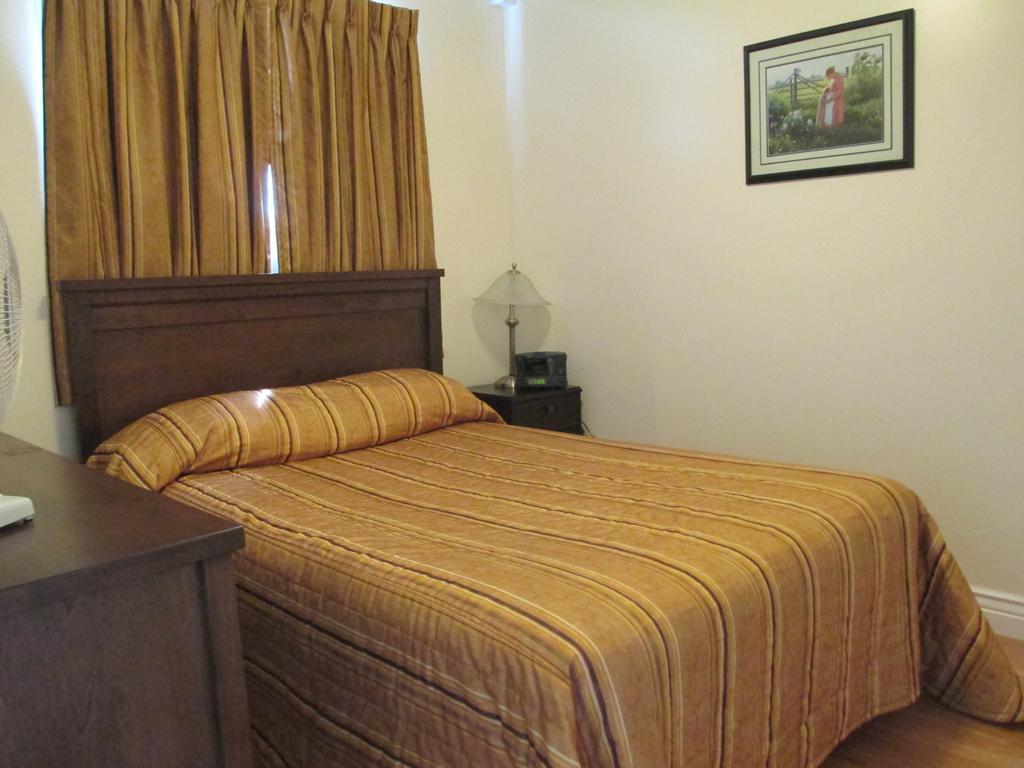 Comerford'S Ocean View Suites Holyrood Quarto foto
