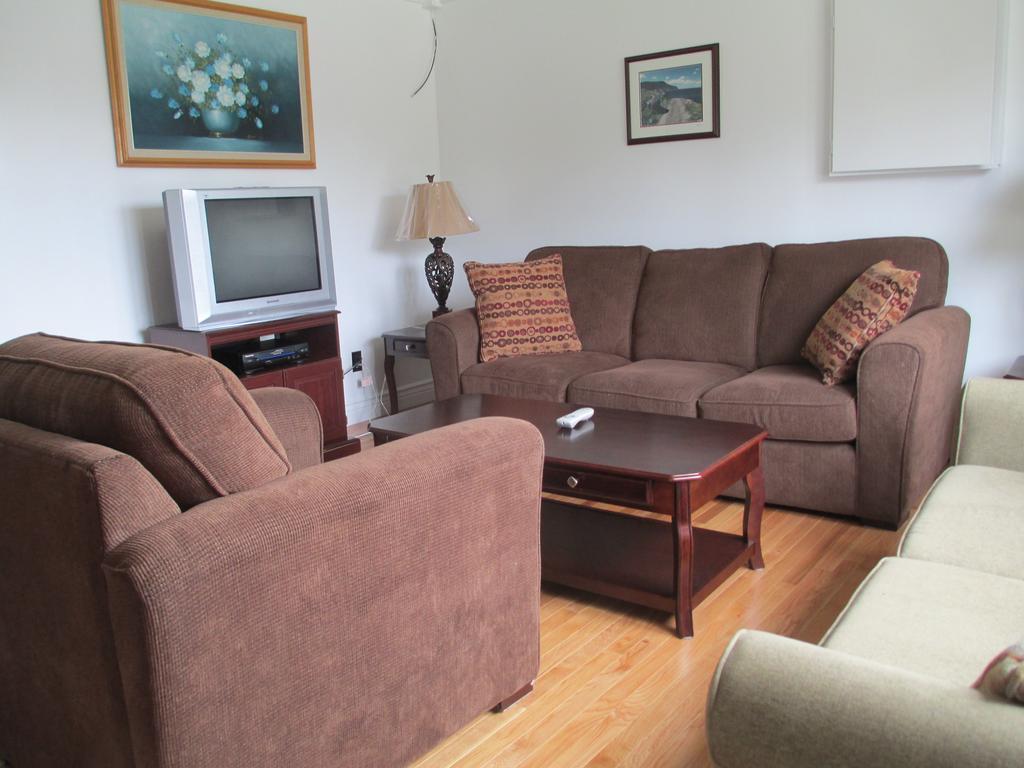 Comerford'S Ocean View Suites Holyrood Quarto foto