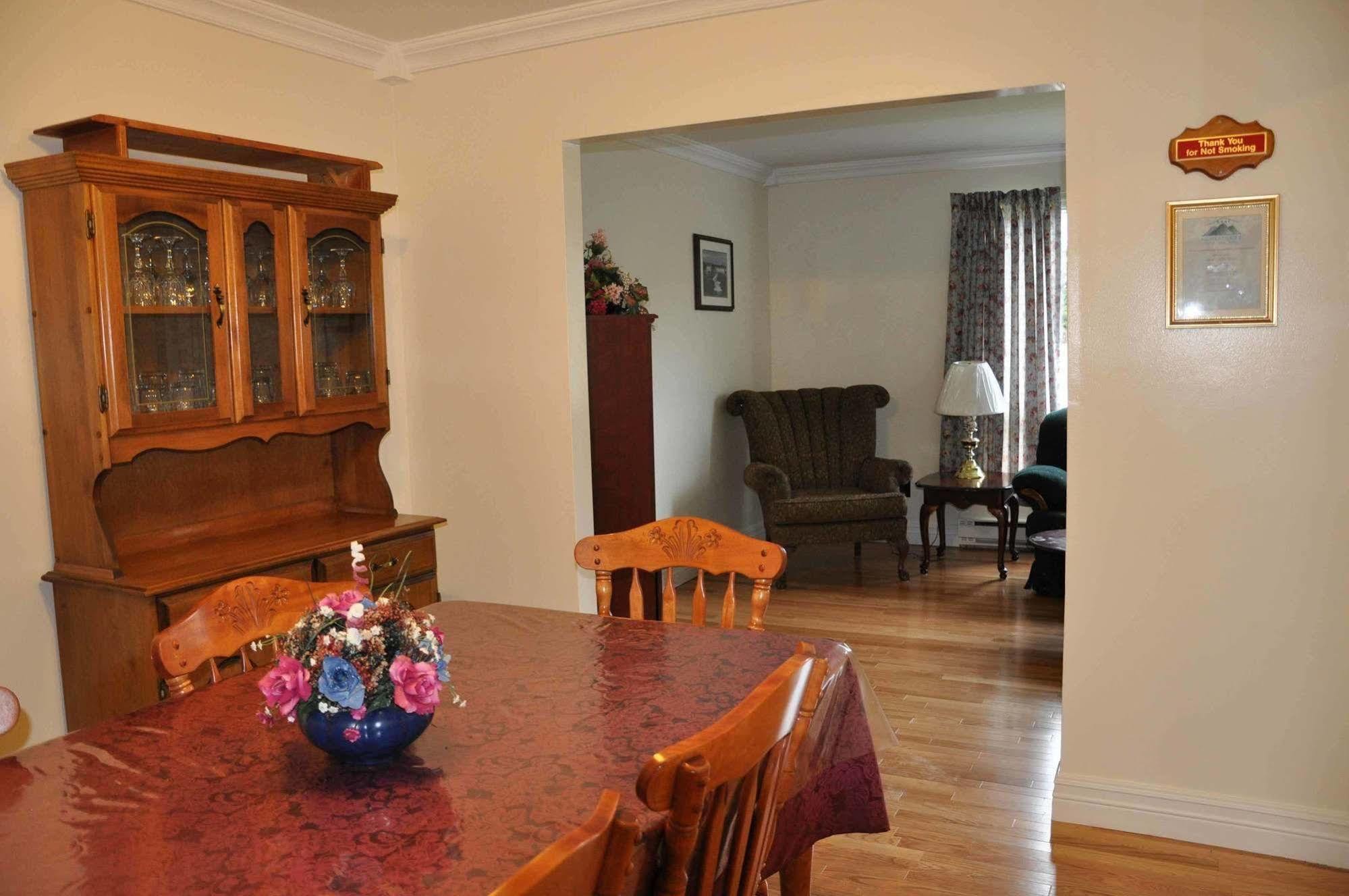 Comerford'S Ocean View Suites Holyrood Exterior foto