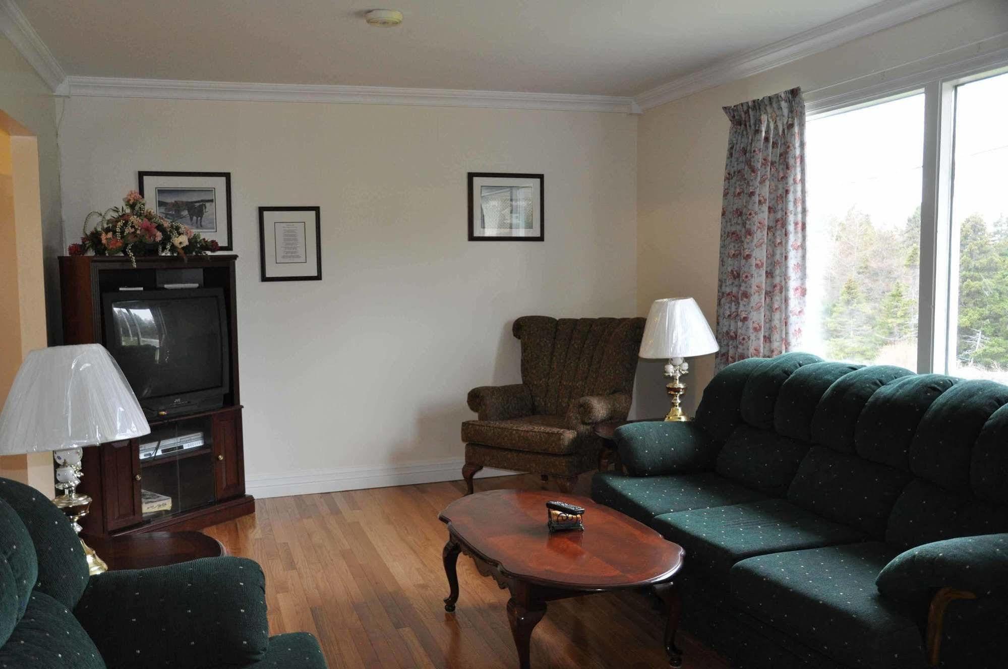 Comerford'S Ocean View Suites Holyrood Exterior foto
